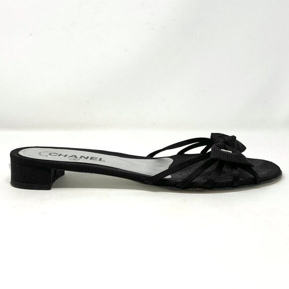 Chanel Black Grosgrain Bow Slide Sandals with Pearl Interlocking Logo  Size 39.5 - Picture 4 of 9